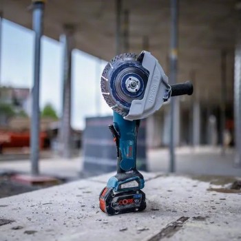 AMOLADORA BOSCH GWS 18V-180 P HOMBRE MUERTO 2