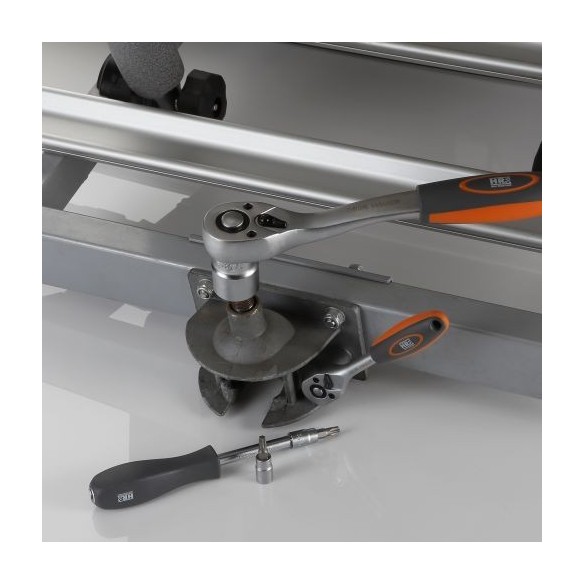 JUEGO DE LLAVES Y ACCESORIOS 110 PZAS DE 1/2" - 1/4" HR