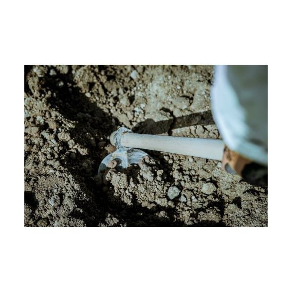 Azadilla forjada modelo pequeño para zonas de rocalla, con sistema antigiro / HOE232P