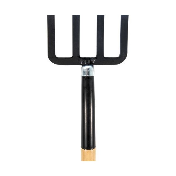 dientes forjados y planos para remover y cavar la tierra. Mango de anilla metálica