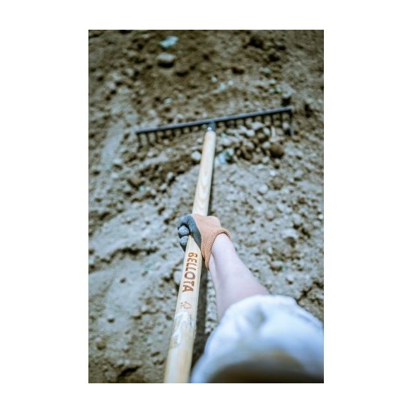 Rastrillo intensidad media, con mango de madera, para preparar la tierra, limpiar, igualar y cubrir sembrados / 951CML