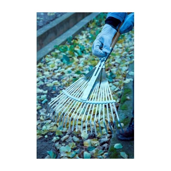 Escoba ajustable púa plana para limpieza de césped con mango madera FSC  / 3042CM