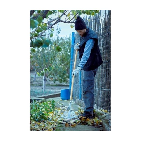 Escoba ajustable púa plana para limpieza de césped con mango madera FSC  / 3042CM