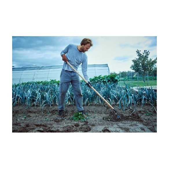 afilada para penetrar bien la tierra y cortar las malas hierbas. Mango largo de 1500mm / 3081CM