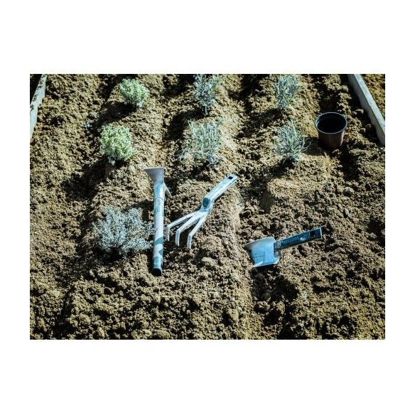 Azuela de aluminio, de mango corto,  para desterronar y airear la tierra/ 3005